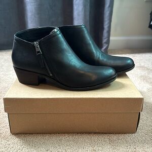 Women’s Lucky Brand heeled ankle boots| Size: 9.5| Color: Black
